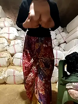 Melekyaraksever2545 Live XXX Chat