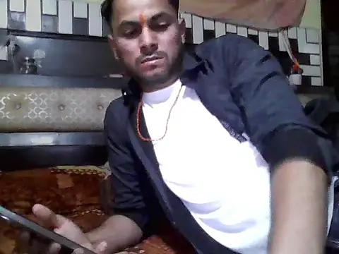 Stubborndesiboy: онлайн-секс-чат