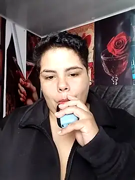 Hailey_Curvy Adlı Modelin Web Kamerası Şovu