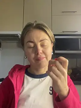 XXX chat uživo modela MartaLuna_