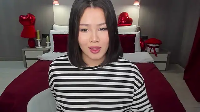 แชท XXX สดของ Brunette_Charm