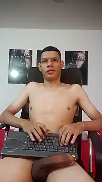 milo_cruz_: онлайн-секс-чат