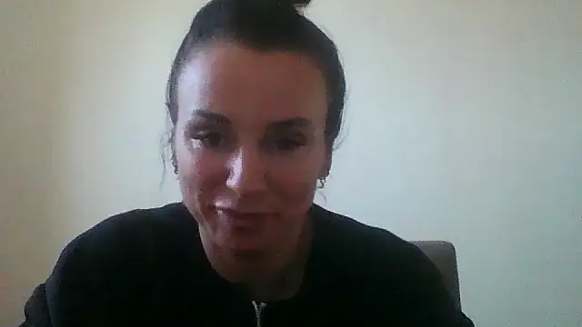 XXX chat uživo modela Justnani001