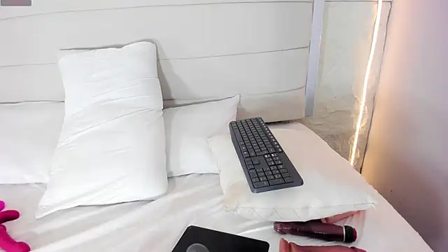 LunaKarther Adlı Modelin Canlı XXX Sohbeti