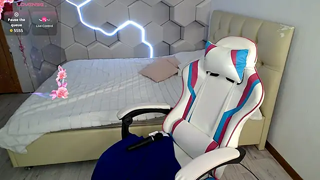 aliicemeow Adlı Modelin Canlı XXX Sohbeti