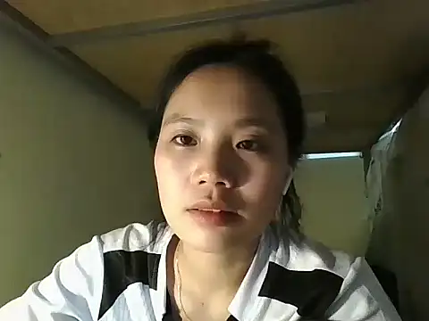 Be-MyMy Adlı Modelin Canlı XXX Sohbeti