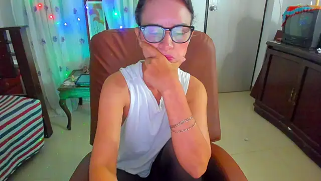 Chatroom XXX en direct de BrianaGarner