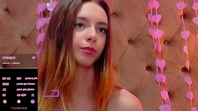 CoraVexのライブXXXチャット