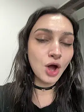 Chat XXX ao vivo de lunalovelee