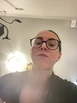 MartiniiSelenna Live XXX-chat