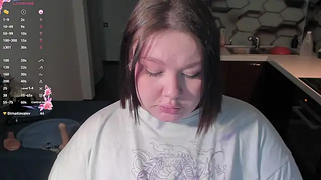 LilyBelll élő XXX-chatje