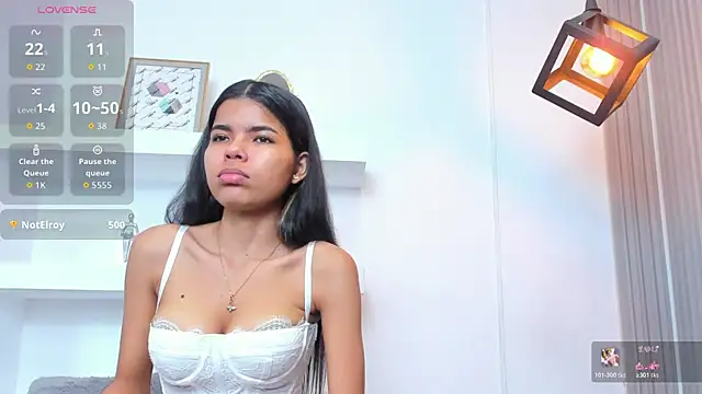 IsabellaMonet Chat XXX in diretta