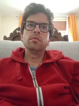 Chat +18 de RikCum4u ao vivo