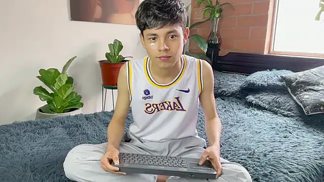 دردشة Andy_Belier23 الجنسية المباشرة