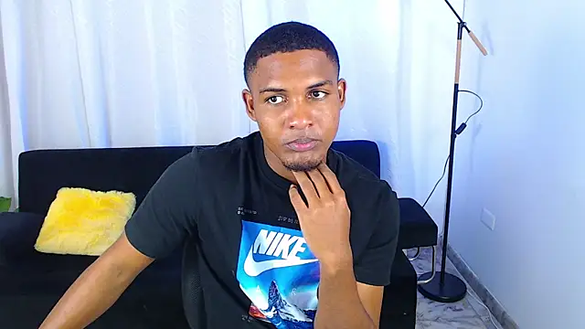 MaxCum18_ Show in webcam