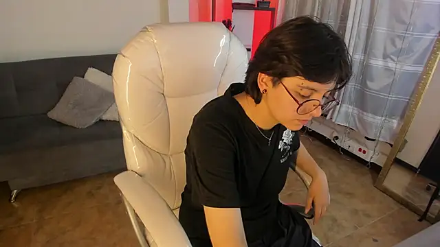 Nathaly_ds Adlı Modelin Canlı XXX Sohbeti