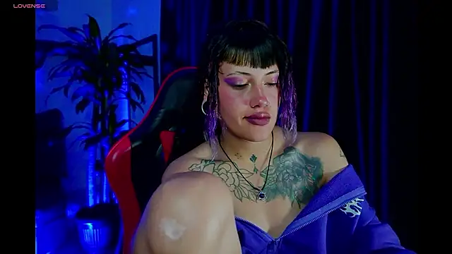 _sharlotte777 即時 XXX 聊天