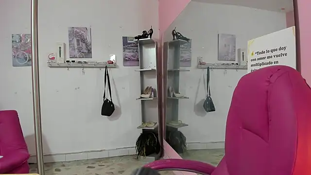 Chat XXX en directo de CAMILA--REY