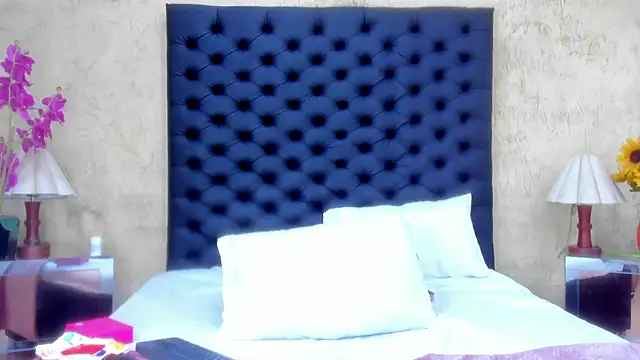 Show de NahomiWhitel na webcam