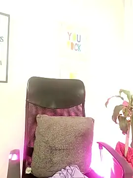 kim7_ Adlı Modelin Canlı XXX Sohbeti