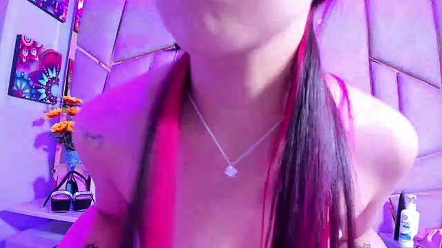 MelanyAss_ Adlı Modelin Canlı XXX Sohbeti