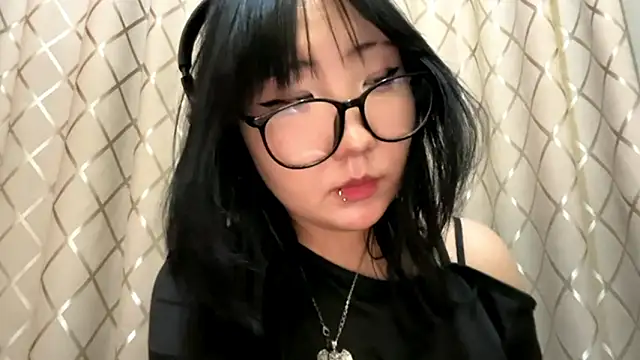 Yunananaa's Live XXX Chat
