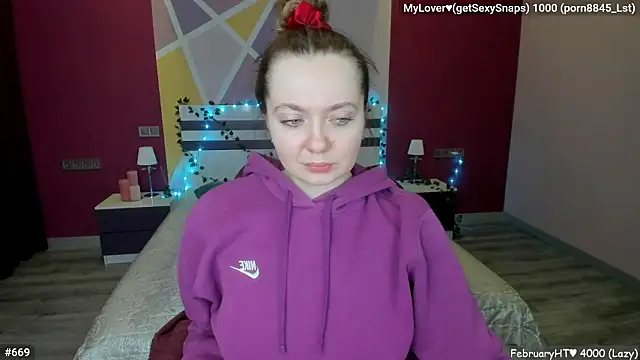 LizaGost 现场XXX聊天