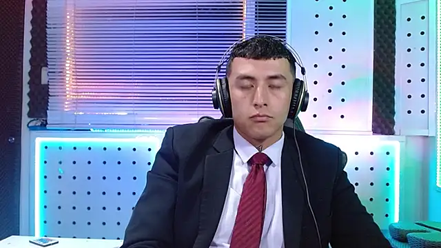 Godofcumxxx élő XXX-chatje