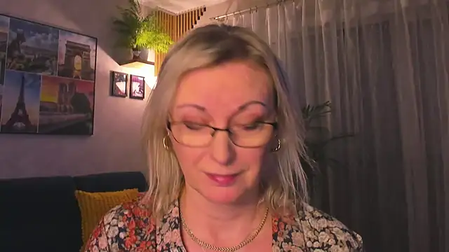 Show modela vanessa_chat na web-kameri