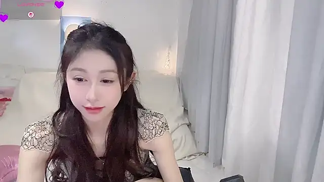 Fayebae_11 élő XXX-chatje