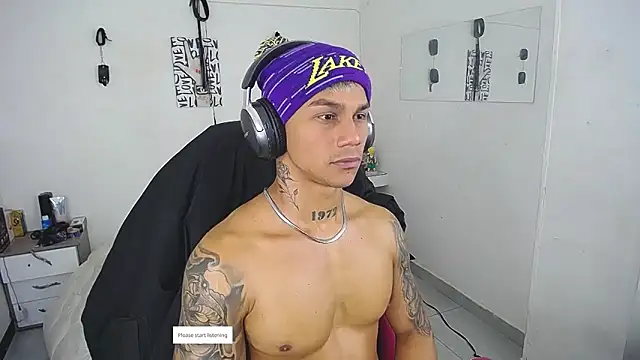 Leonard_Price Live XXX Chat