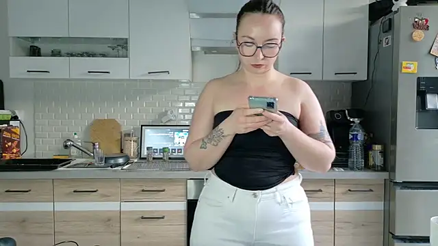 TokyoAna: онлайн-секс-чат