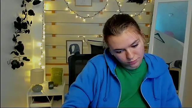 Josephine_Kiss Adlı Modelin Canlı XXX Sohbeti