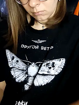 XXX chat uživo modela Aashikalaa