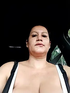 keilymadam: διαδικτυακό σόου στην κάμερα