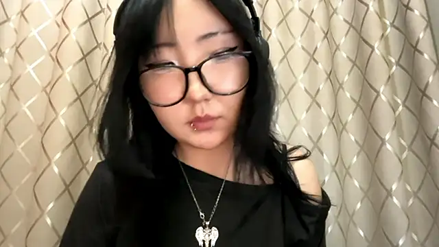 Yunananaa's Live XXX Chat