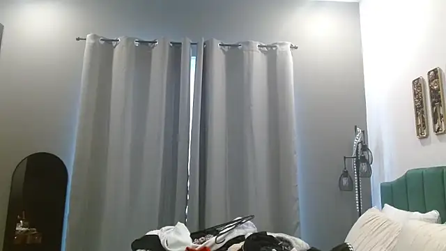 HazelSkyesChat Show Webcam