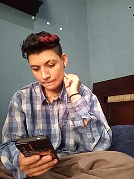 Quinn_tomboy élő XXX-chatje