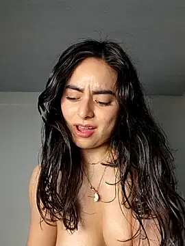 saasha_Petit 现场XXX聊天