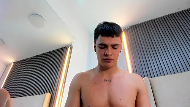 BenitoSaenz élő XXX-chatje