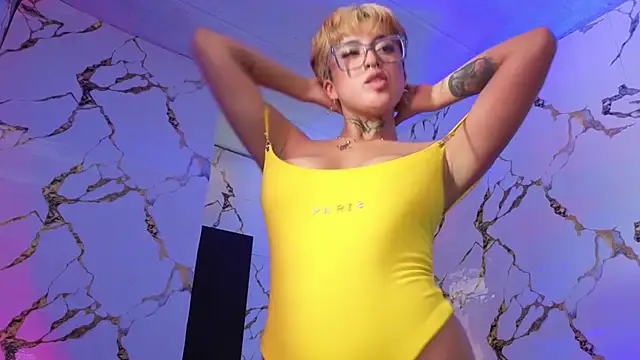 Rebeka-baker Adlı Modelin Canlı XXX Sohbeti