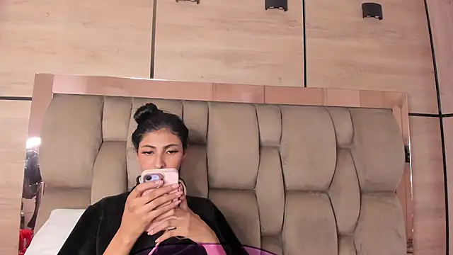 karol_lewiss' Live XXX Chat