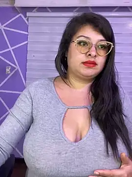 MiiaaJoness Adlı Modelin Canlı XXX Sohbeti