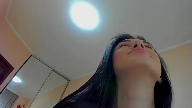 ErikaYoungs' Live XXX Chat