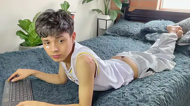 دردشة Andy_Belier23 الجنسية المباشرة