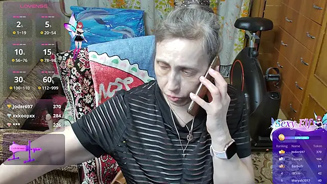 Olgusha: διαδικτυακό σόου στην κάμερα