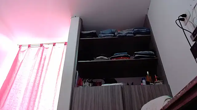 nicolle_milf1978: απευθείας συνομιλία ΧΧΧ