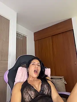 ArianaReynoldss: онл айн-секс-чат