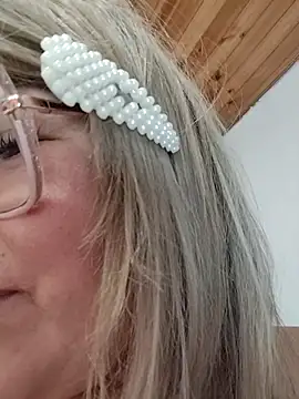 Chat +18 de AlexxiaaMat ao vivo