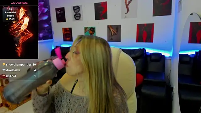 Scarlett_079: онлайн-секс-чат